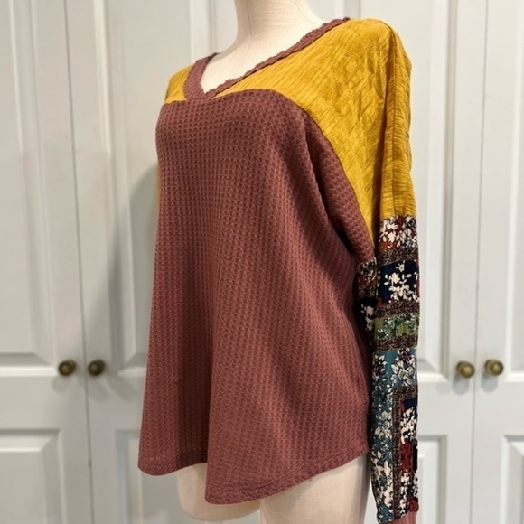 Umgee Multi Fabric Fall Top - Picture 3 of 13